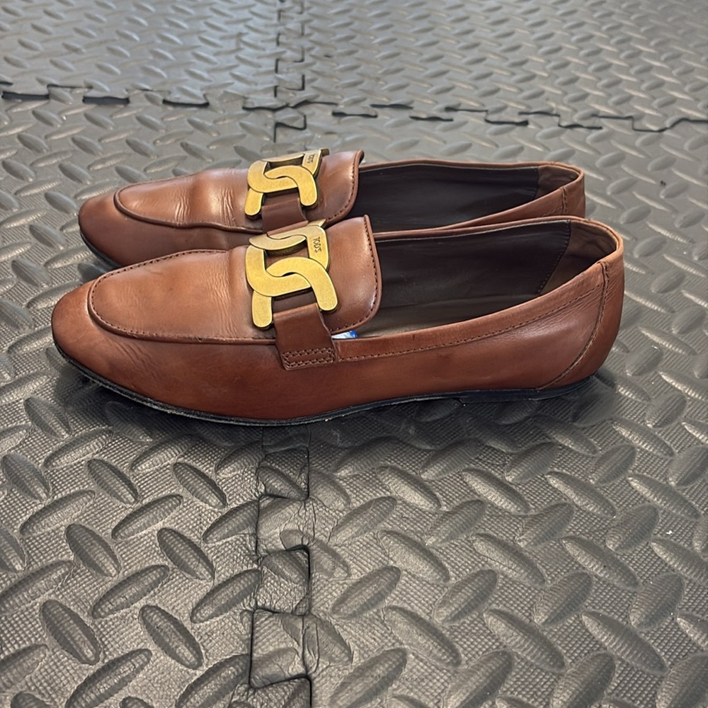 Tod's Women’s Leather Loafers with Gold Chain size 36.5 - Picture 4 of 11